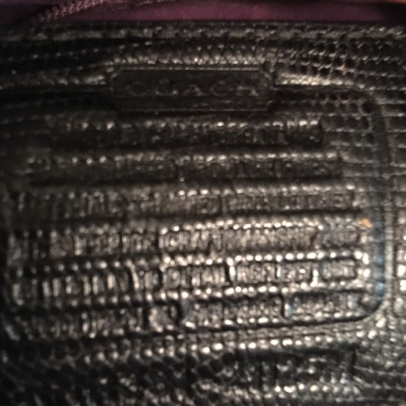 Coach signature Hobo Bag with purple lining - Picture 3 of 5